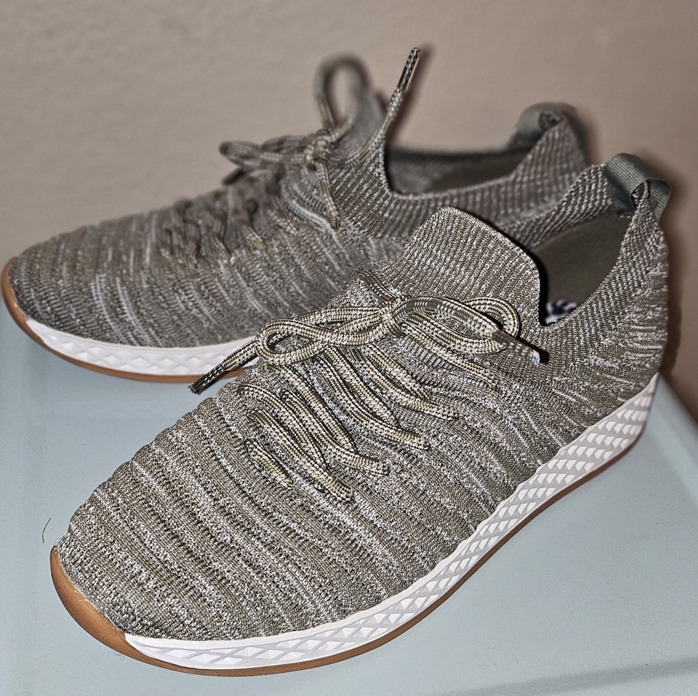 NWOT URBAN SPORT By J/SLIDES Taupe Sneakers with Knit Upper and Sock-Like Fit